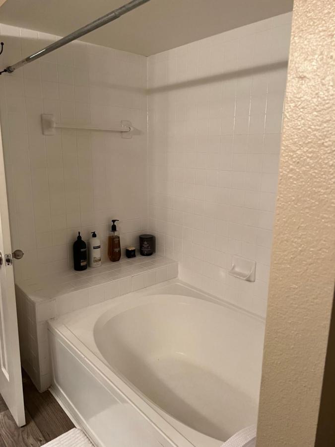 Smoke Free Amazing Spacious 2 Beds 2 Baths Modern Living Apartamento *